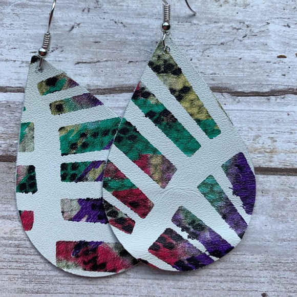 Handcrafted Genuine Leather Earrings - Picture 3 of 8